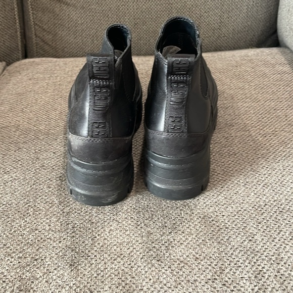 UGG booties platforms - Picture 2 of 3